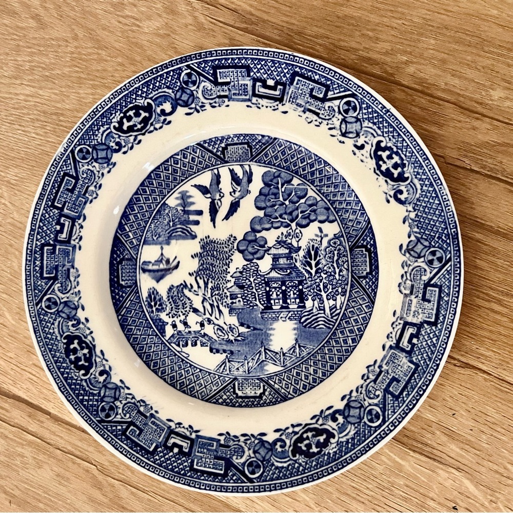 Globe Pottery Cobridge England Transfer ware Blue Willow Dinner Plate 7” Vintage